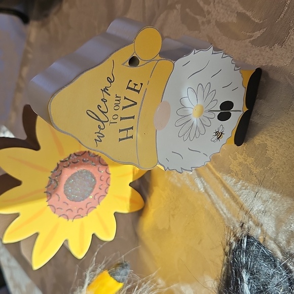 📣Yellow and Black Gnome Spring Decor Set - Picture 5 of 11